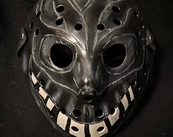 frank hockey mask (Donnie darko)
