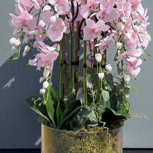 NEW! Pink silk artificial orchid flower arrangement in clear vase.