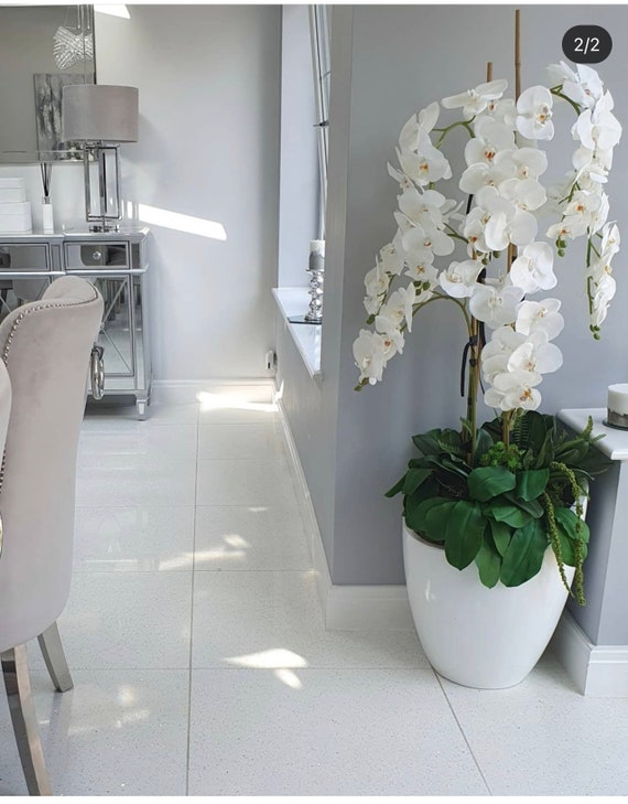 La composizione di orchidee e vaso da terra alta in seta bianca PIÙ  VENDITA. Fiori artificiali, inaugurazione della casa, Pasqua, regalo di  compleanno. -  Italia