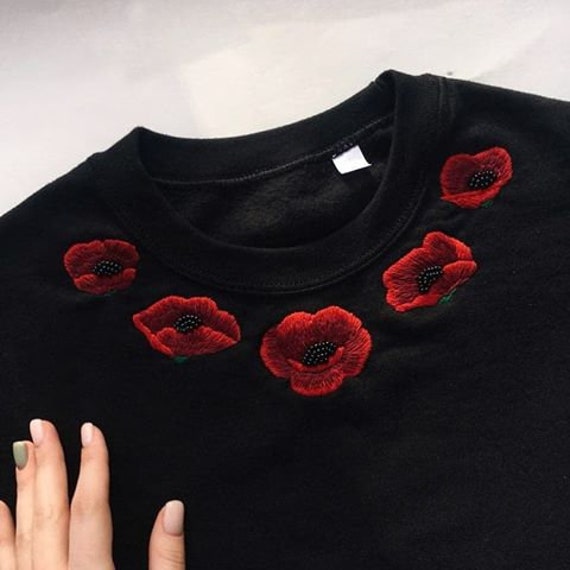 camisetas bordadas a mano para mujer