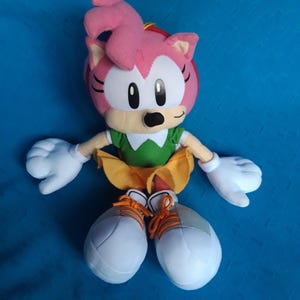the rose toy death Classic Amy Rose - Sonic The Hedgehog 9 Plush (Great Tunisia