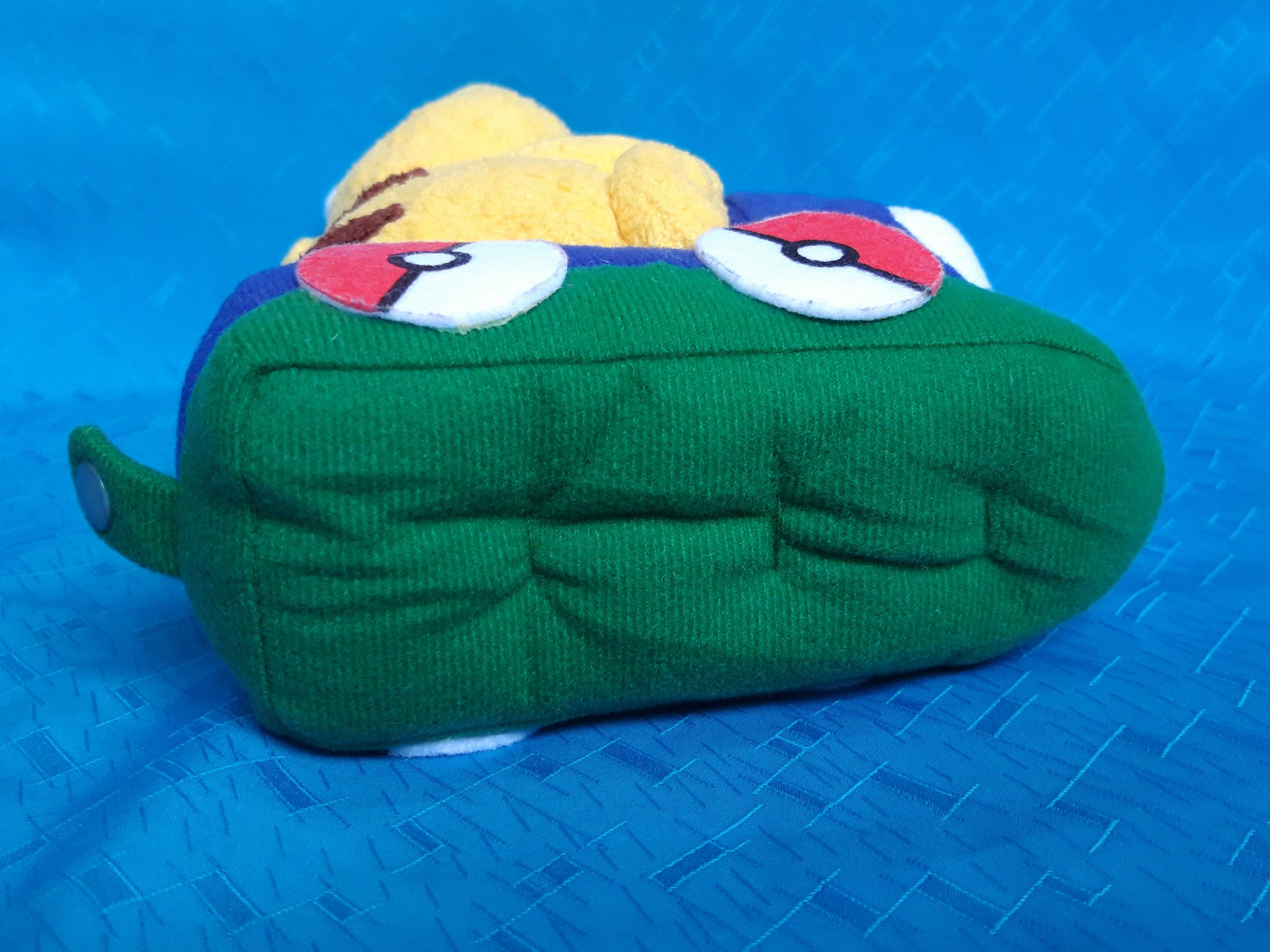 クリスマスピカチュウ 電車に乗ったポケモンセンター 任天堂