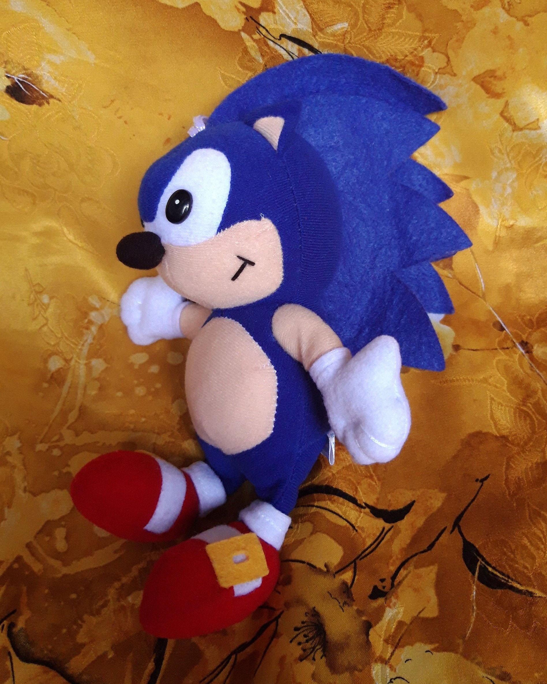 New Sonic Fists SONIC THE HEDGEHOG 10 inch Plush (Great Eastern)