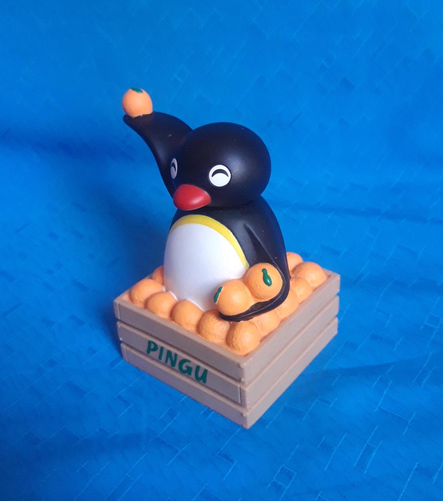 ピングー フィギュア 　オレンジ ヴィンテージ ピングー コインバンク オレンジ ビニールフィギュア