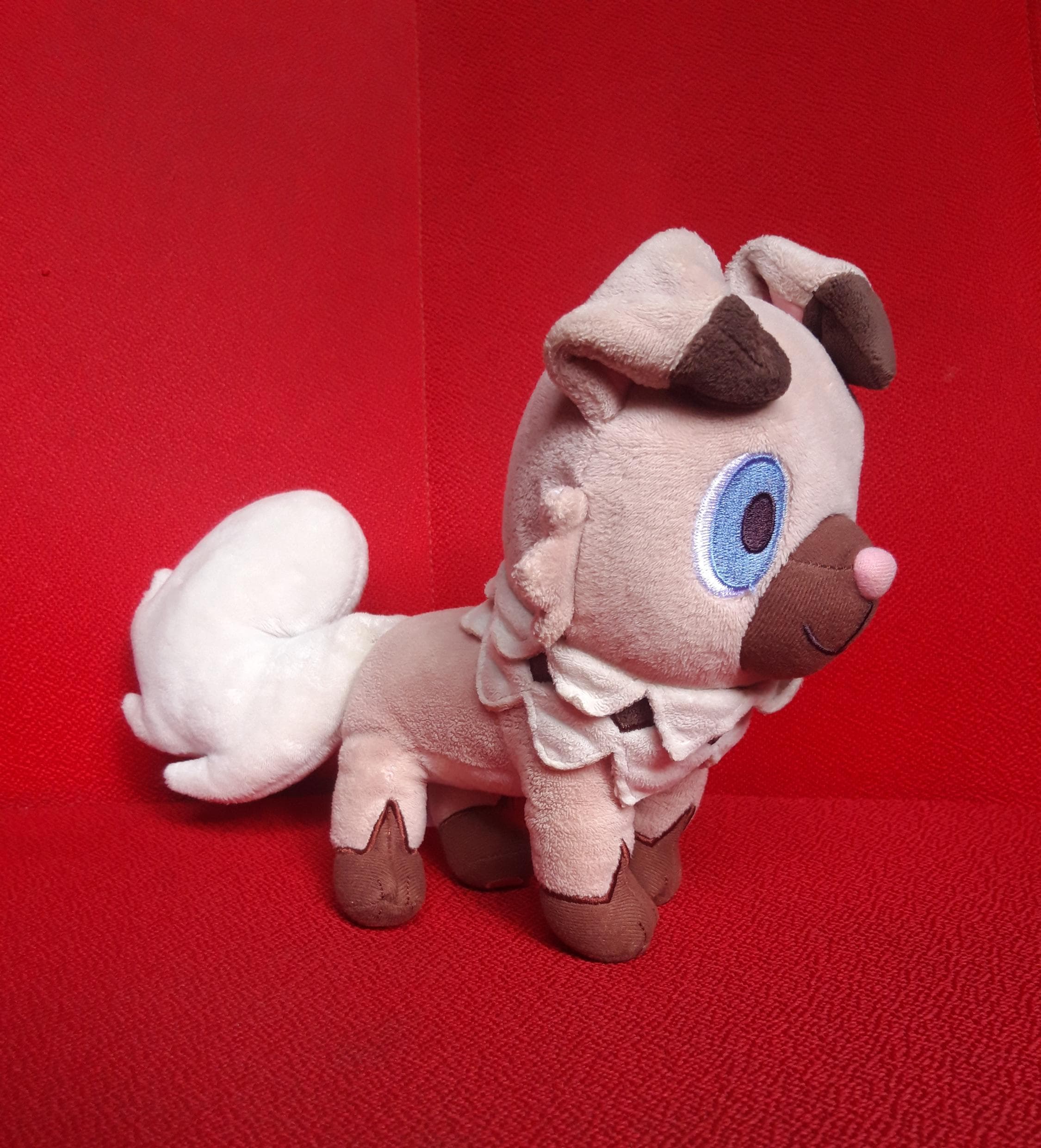 Sports Direct Rockruff Pokemon Peluche Loewe Art Loewe Uhd Bild