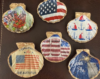 Patriotic Decoupaged Lions Paw Scallop Shell Trinket  Dish 5-6” wide