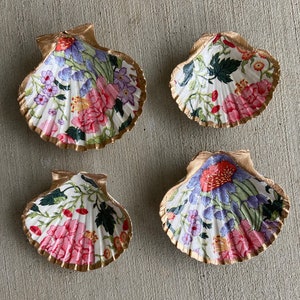 Anthropologie Style Chinoiserie Decoupaged Scallop Shell Ring Dish/Trinket Tray/Jewelry Bowl/Beach Decor/Wedding Gift Each