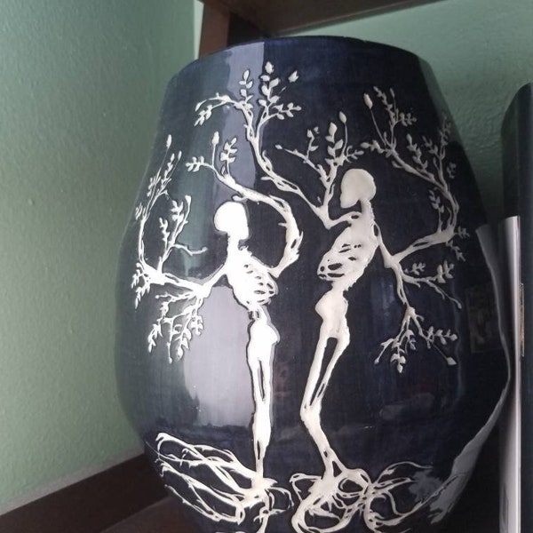 Skeleton tree lovers ceramic vase