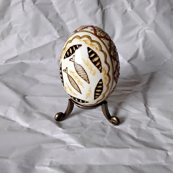 Vintage Blown-out Egg Hand-painted in Romania An Original Piece of Art a Desktop Ornament comes with little plastic stand