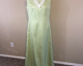 Vintage 60s 70s Lettuce Green Off White Lace Detail Sleeveless Maxi Long Dress