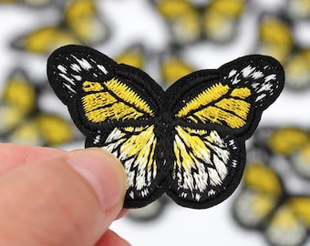 Opstrijkpatch gele vlinder – geborduurde gele natuurappliqué