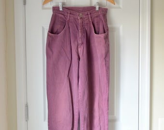 Vintage 80s/90s High-Waisted Pink Dark Washed Pleated Jeans | Lee