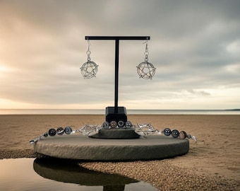 Conjunto de pulseira e brincos com pentagrama em prata: ônix listrado, obsidiana e hematita.