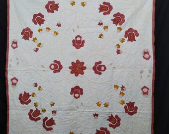 Antique Hand Quilted Floral Quilt | Farmhouse Cottage Throw (76x69)