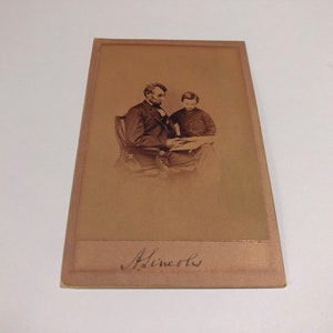 Abraham Lincoln and his son reading Card signed Carte de Visite by Mathew Brady REPRO US President USA Washington photography