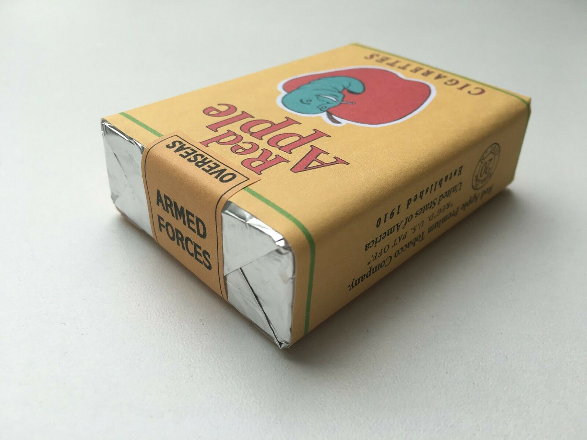レッドアップルタバコレプリカパック タランティーノ イングロリアス