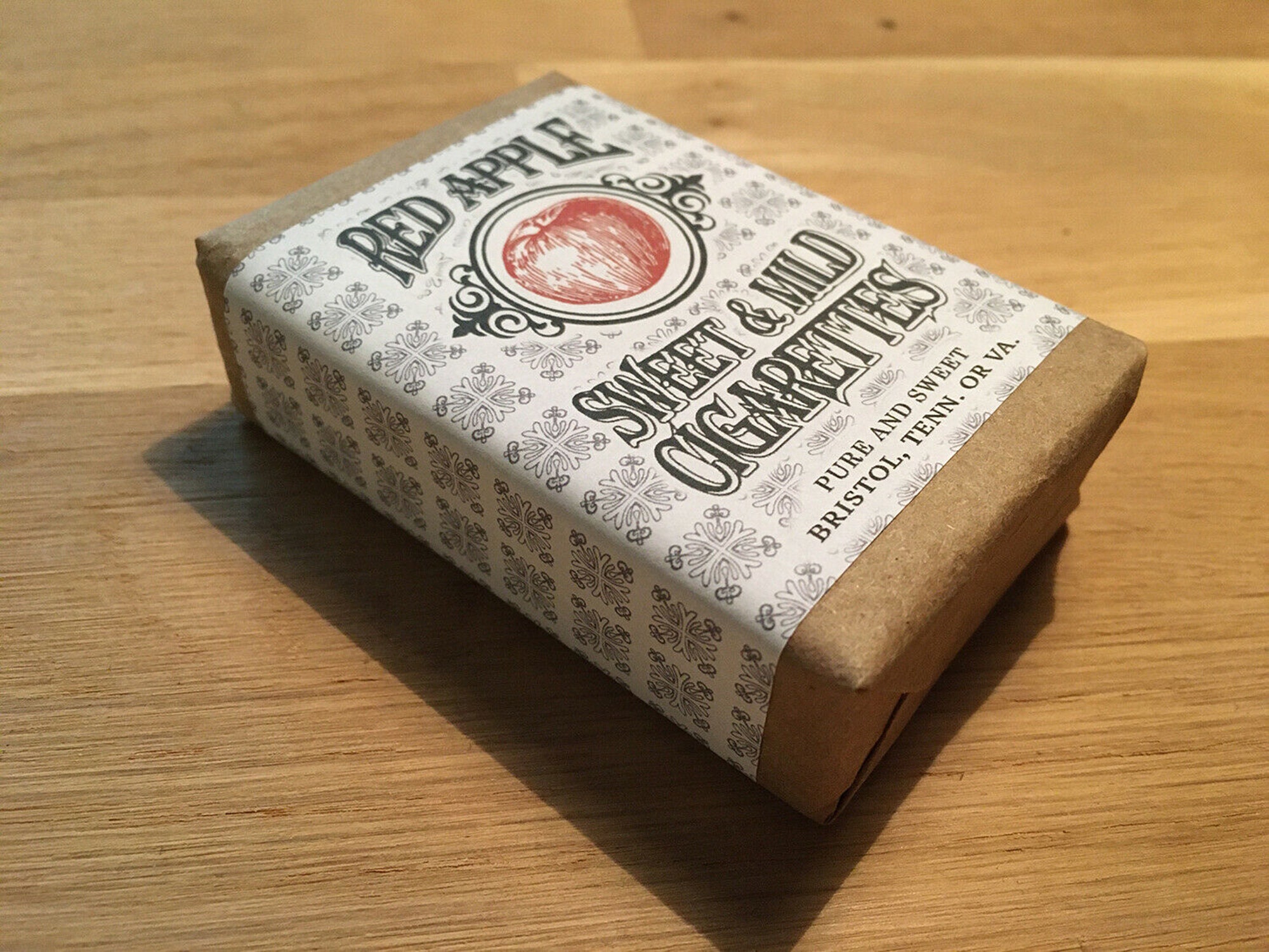 レッドアップル タランティーノ レプリカ il_fullxfull.3116317765_411y.jpg