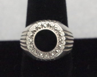 Men's large Black Onyx & Silver Ring size 11 New condition 10 grams