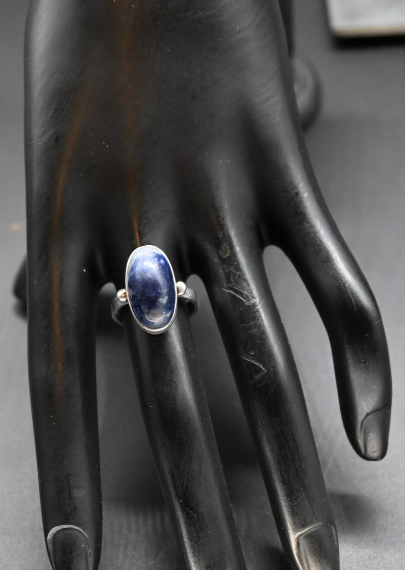 Stunning Blue Dumortierite /&Sterling Silver Ring size 7 from South Africa 34 inches long