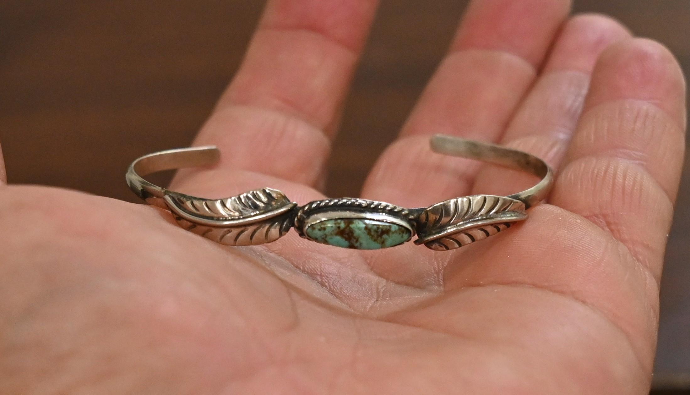 ナバホ Navajo CARSON.B作 シルバー バングル Carson b navajo - Etsy 日本