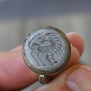 Vintage Afghan carved Intaglio gray agate size 7 1/4 ring silver/brass Handmade Tribal Afghan Silver 14.7 grams high-mount great detail
