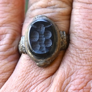 Men&#39;s Vintage Afghan carved Intaglio Agate stone size 9 ring silver/brass Handmade Tribal Afghan Silver Substantial 10.6 grams high-mount