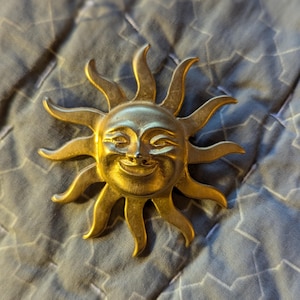 Happy Sun Stock Tie Pin