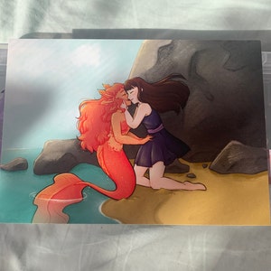 Impressão lésbica de sereia sáfica "La Isla Perla" em cartão postal A6 Arte original