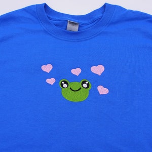 Love Frog Embroidered - Choose between tshirt / hoodie / crewneck cute frog clothing Toad Amphibian Cottagecore Hearts Kawaii Cute Frogpose
