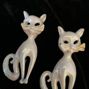 Swedish Mid Century Modern 10”H Glass Cat Sculpture Figurine