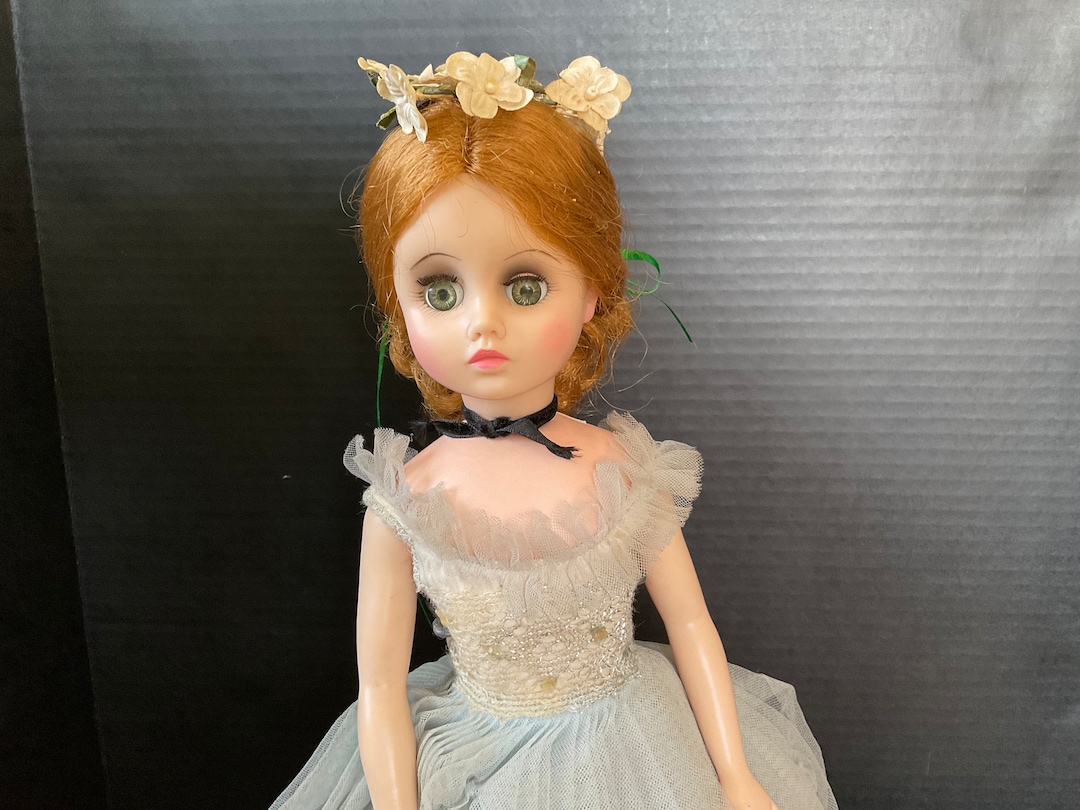 Vintage Ballerina Doll 17” Madame Alexander Elise Green Eyes and