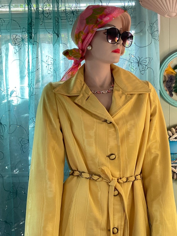 Vintage 1970’s Designer Ladies Rain Coat “Count Ro