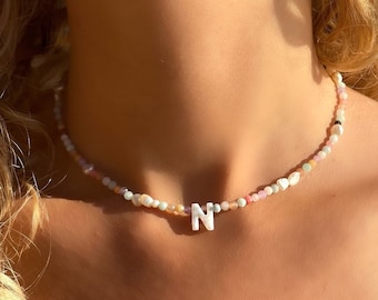 Collar de perlas de colores, collar de perlas de agua dulce de colores, collar de perlas de piedras preciosas de colores con letras, collar de perlas de colores, collar de piedras preciosas de colores