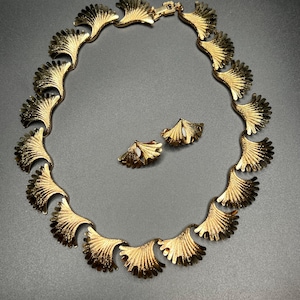 Vintage Park Lane Brushed Gold Leaf Necklace and Clip On Earring Set