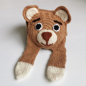 Gestrickter Braunbär-Schal, glücklicher Bär, wildes Tier, Schal für Kinder, handgemachtes gestricktes Accessoire für Kinder, für Bigfüße-Fan