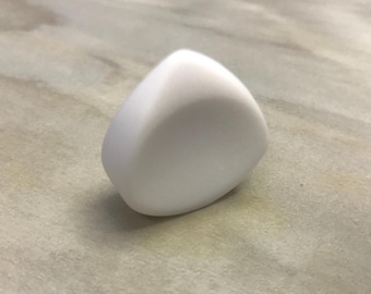Unique Guitar Pick PTFE Gift for Musician Exotic Pick With Grip Guitar Plectrum for Studio Musician Thick Smooth Pick for Professional Pick