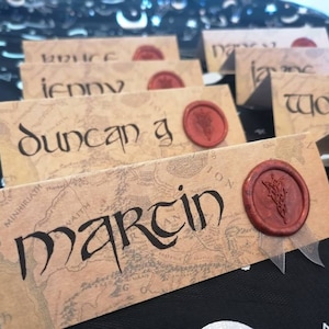 Tarjetas de ubicación de asientos para bodas personalizadas y selladas con cera