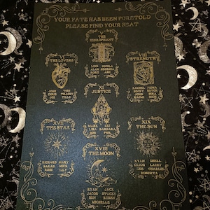 A3-bruilofttafelplan met tarotthema in reliëf en verijdeld