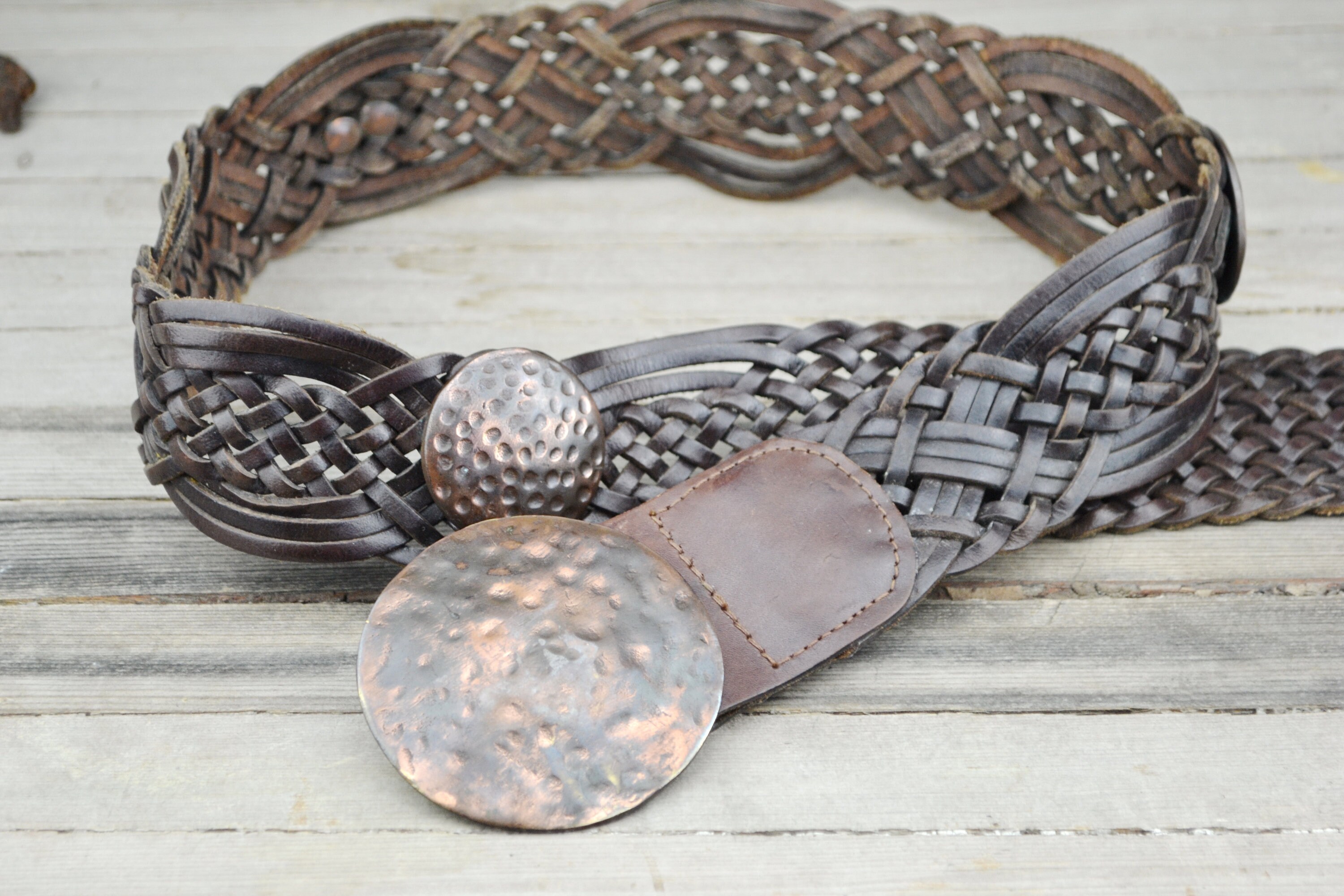 Vintage Brown Leather Woven Belt: Boho Western Style, Bronze  display picture 1