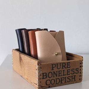 Cartera de mujer, cartera beige, cartera de mujer color canela, cartera de piel para mujer, tarjetero de piel natural, cartera de tarjetas hecha a mano, cartera minimalista