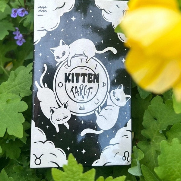 Baraja de Tarot del Gatito: Cartas del Oráculo en Blanco y Negro - Tamaño de Bolsillo