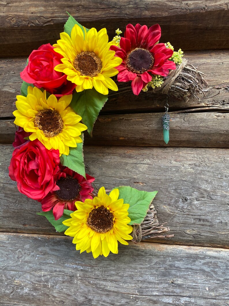 Download Flower Crescent Moon Wreath with Healing Crystal | Etsy