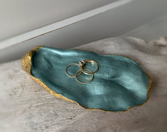 Oyster Jewelry Dish, Ring Dish, Trinket Dish, Wedding Gift, Coastal Decor, Ocean Decor, Beach Decor, Gift For Her, Christmas Gift
