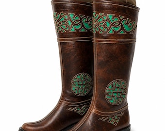 Mongolian women boots with green pattern