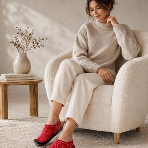 Handmade Mongolian Felt Slippers – Natural Wool Comfort