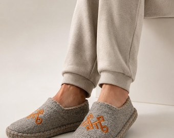 Handmade Mongolian Felt Slippers – Natural Wool Comfort