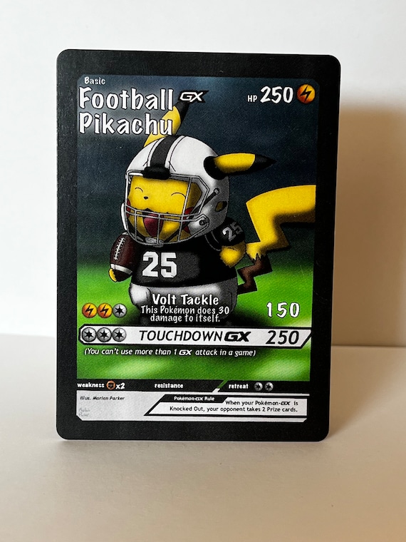 Carte Pokémon personnalisée Football Pikachu (Noir et Argent)