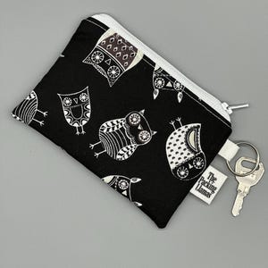 Monedero de regalo de búho para amantes de los búhos, monedero con temática de búho, llavero de búho blanco y negro, monedero con cremallera, organizador de monedero para amantes de los pájaros para ella.