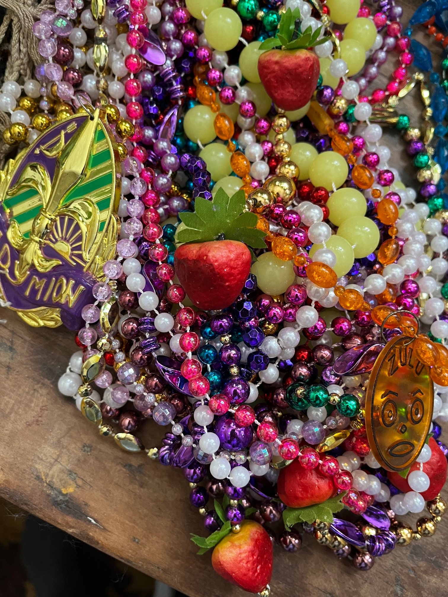Buy Vintage Mardi Gras Beads With Endymion & Zulu Medallions Online in  India 