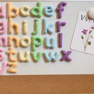 Letras magnéticas de fieltro en colores pastel, alfabeto magnético, imanes para nevera, imanes para niños